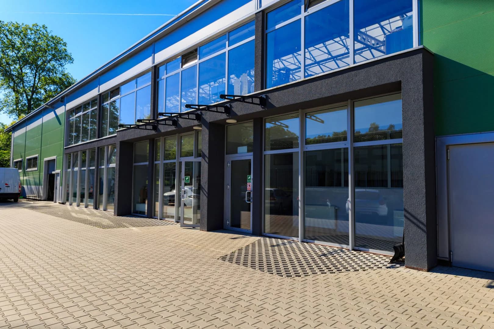 HALE Z PŁYTY WARSTWOWEJ